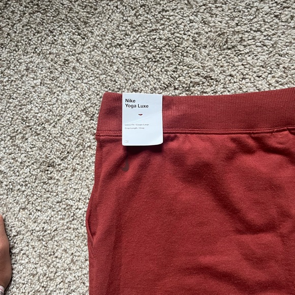 Nike Yoga Luxe Cropped Fleece Pants Rust Red Women’s Size Large - Picture 5 of 7